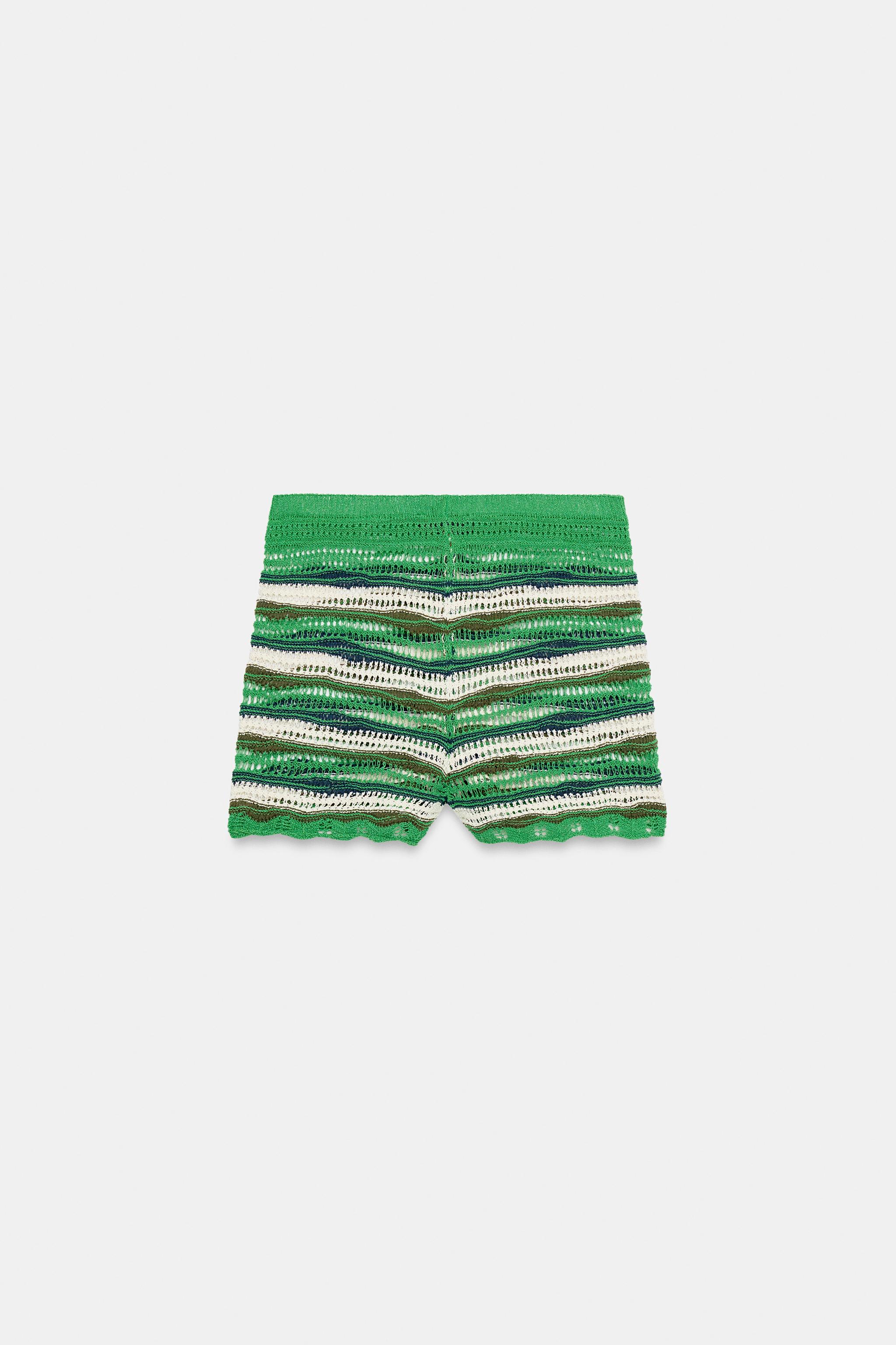 TEXTURED STRIPED KNIT SHORTS